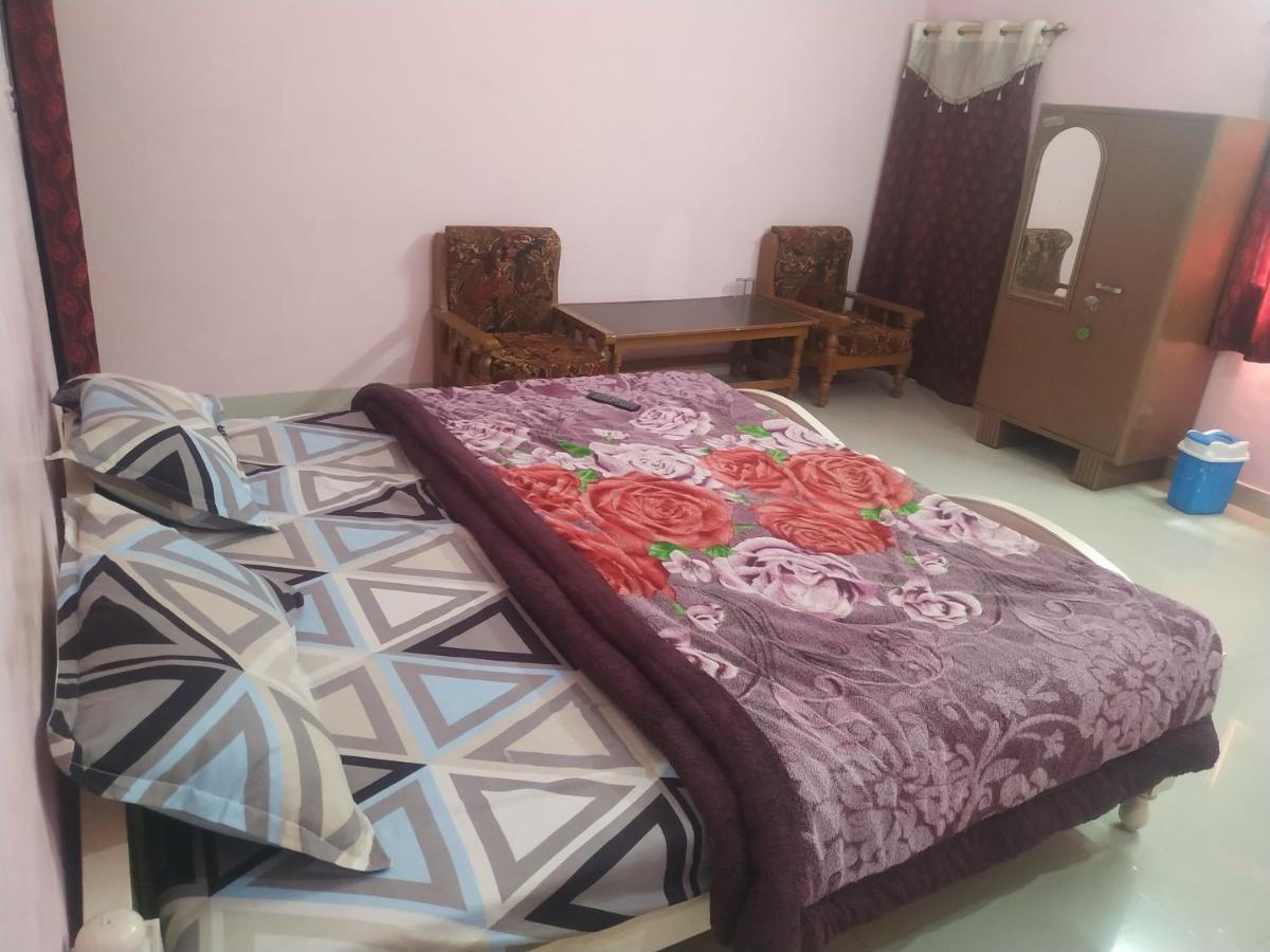 Hotel Shri Mahant Orchha 5 Mint Walking From Ram Raja Temple Exterior foto