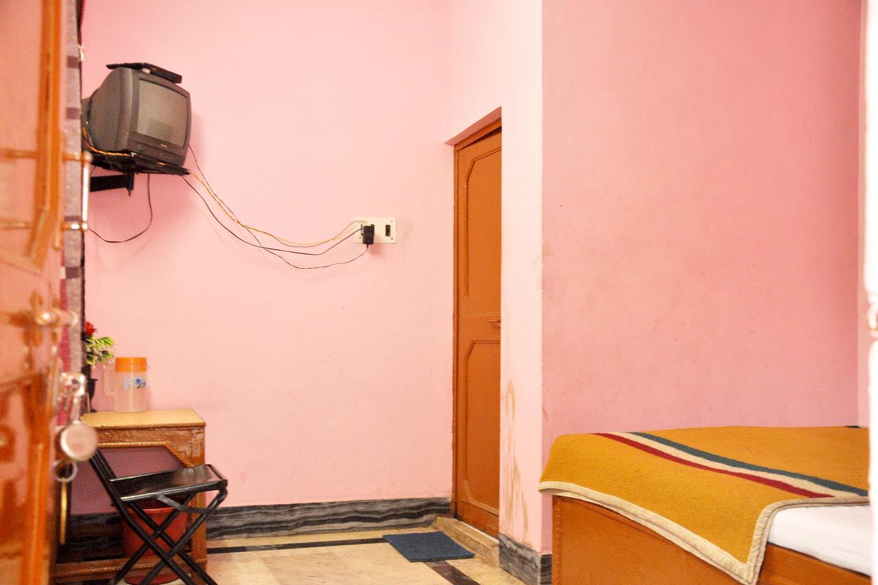 Hotel Shri Mahant Orchha 5 Mint Walking From Ram Raja Temple Exterior foto